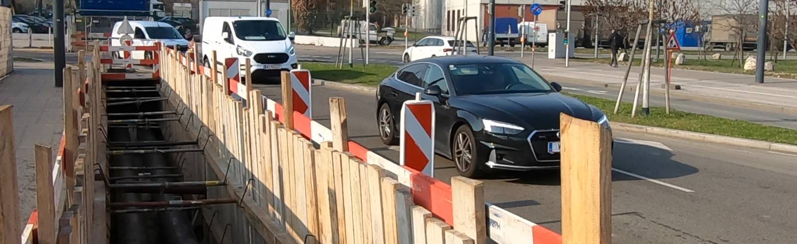 Bezirksflash: Rohrarbeiten in der Franz-Grill-Straße