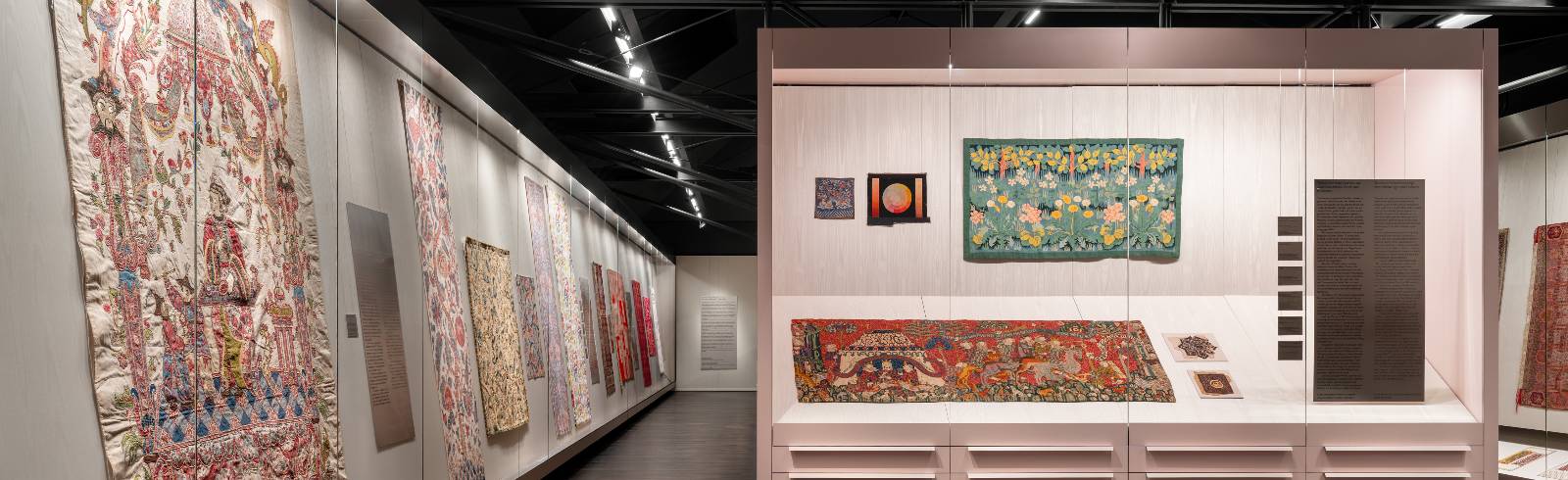 Textile Schatzkammer: Neue MAK-Schausammlung Textilien und Teppiche