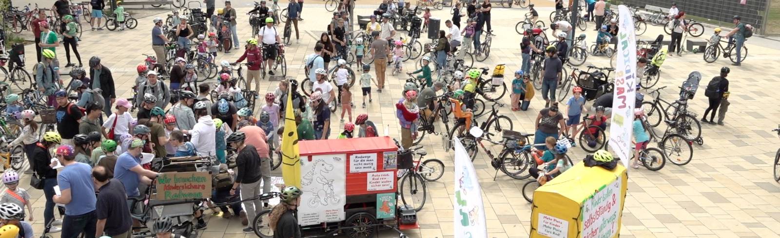 Kinder fordern sichere Radwege: Grätzl Kidical Mass rollt durch Wien