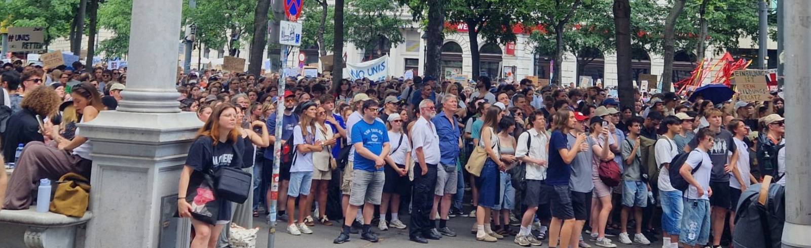Unis protestieren mit Demo gegen geplante Kürzungen