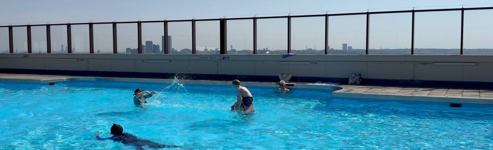 Dachpool im Wohnpark: "Ich komme mehrmals täglich"
