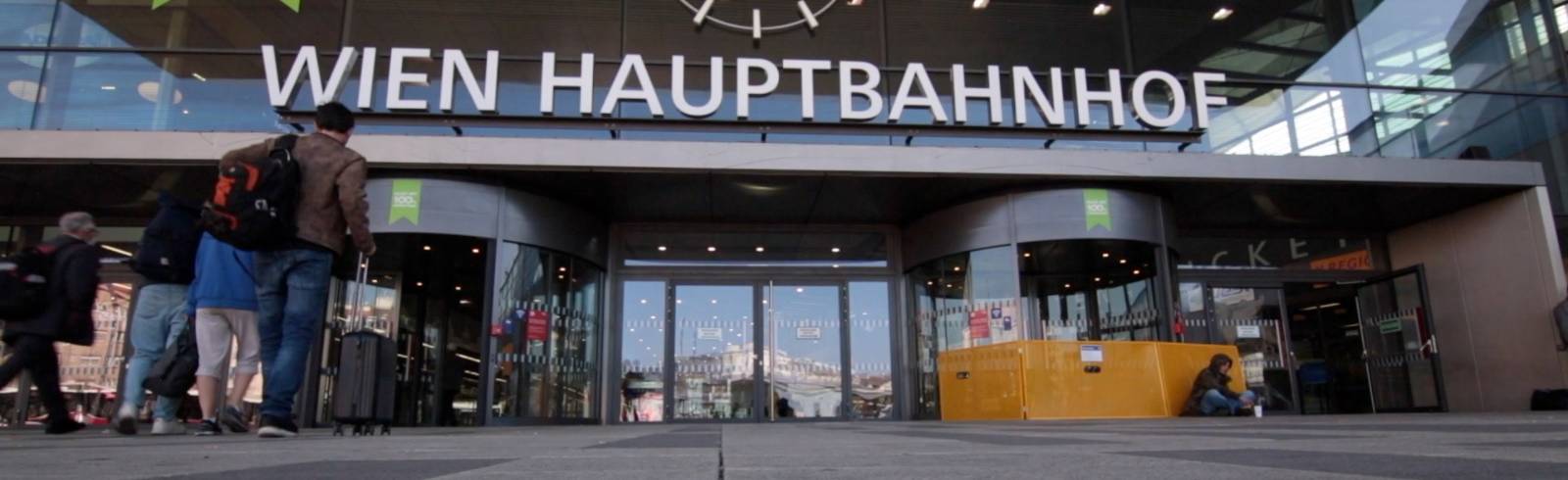 Unfall zweier Züge am Hauptbahnhof: Lok entgleist, keine Verletzten