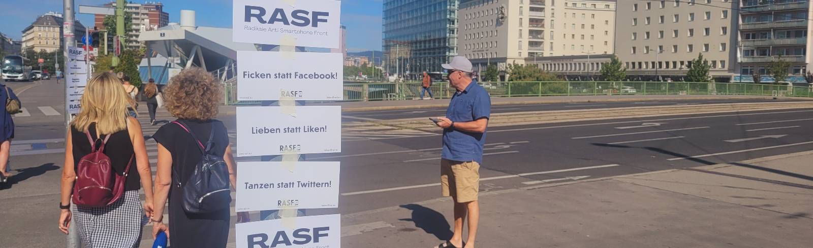 Leben statt Liken: Kunstprojekt gegen Smartphone-Wahn