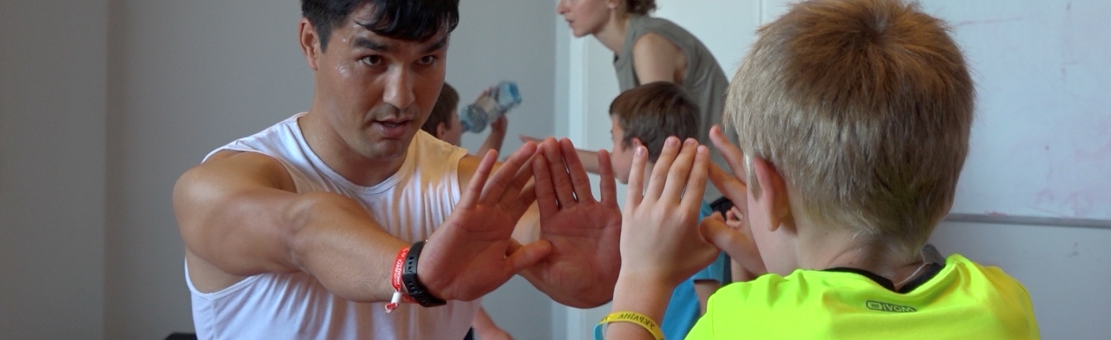 Welt in Wien: Flüchtlinge helfen Flüchtlingen