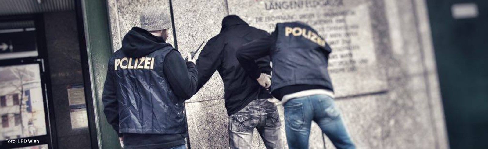 Taser für Bereitschaftseinheit der Polizei Wien