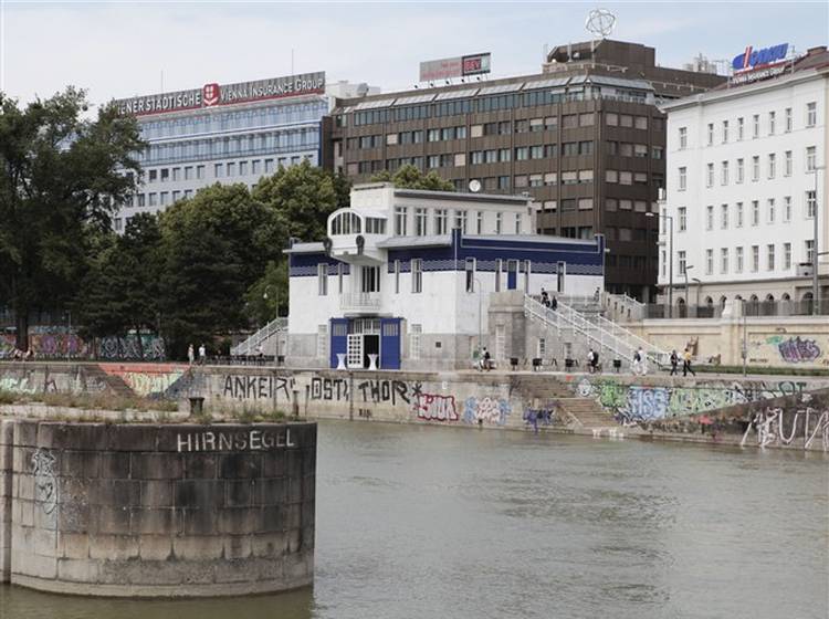 Betrunkener stürzte in Donaukanal: Leicht verletzt