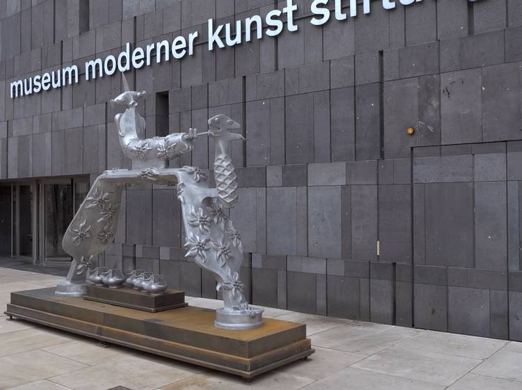 Ausstellung: „In der Arbeit schüchtern bleiben“