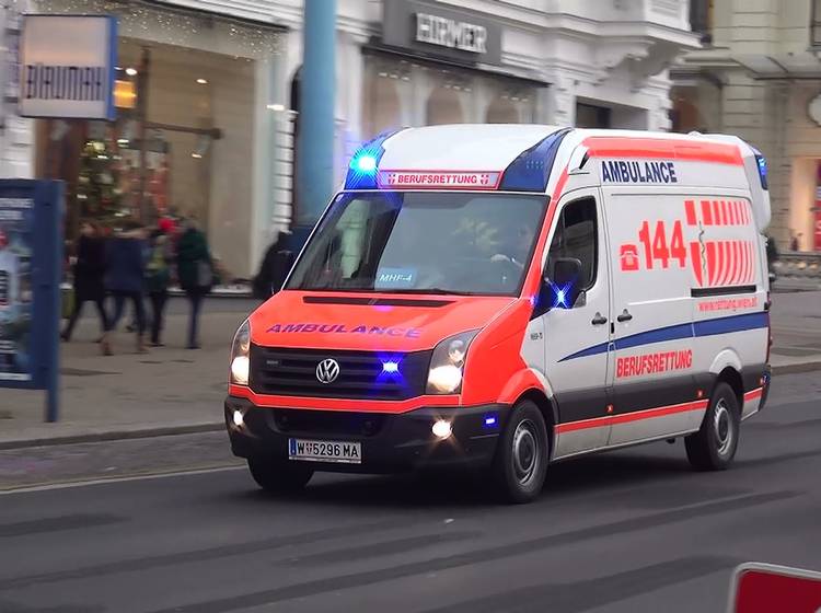 Zwei Fußgänger bei Verkehrsunfällen getötet