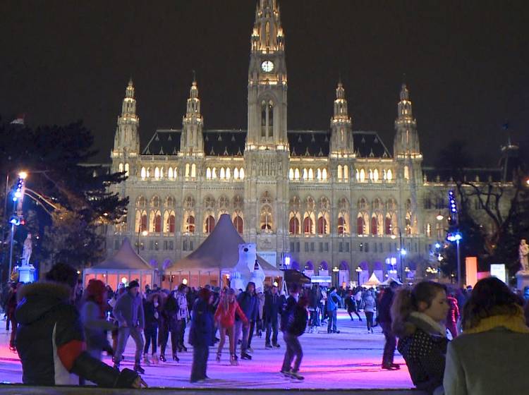 Rathausplatz: 310.000 am Eis