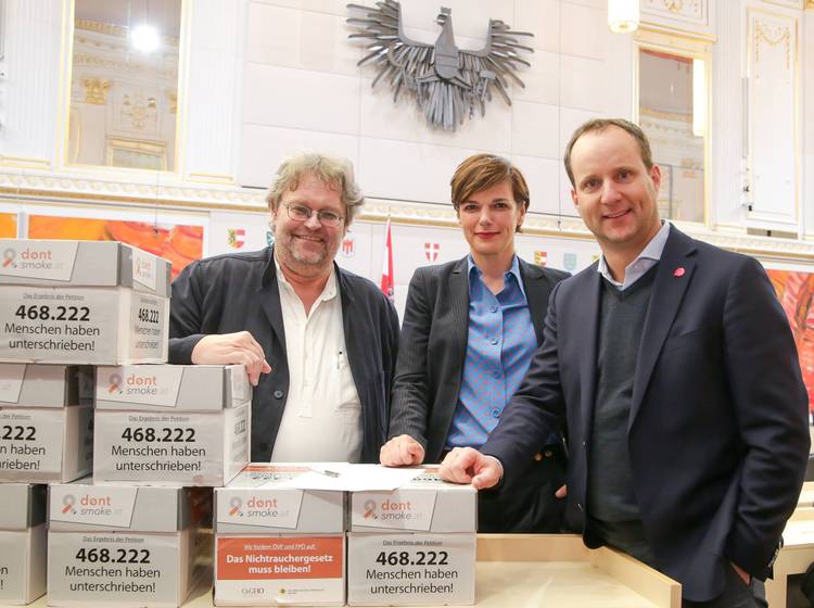 "Don't smoke": Opposition an einem Strang