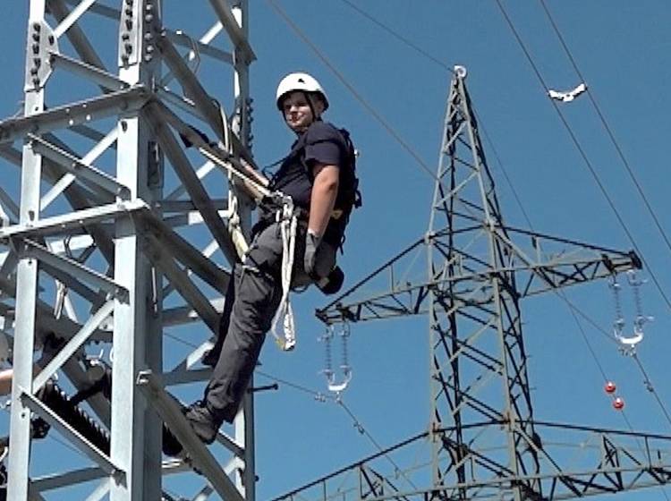 Hoch hinaus in der Freileitungsschule