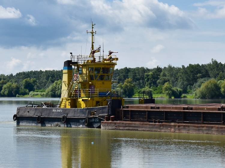 Warten auf der Donau