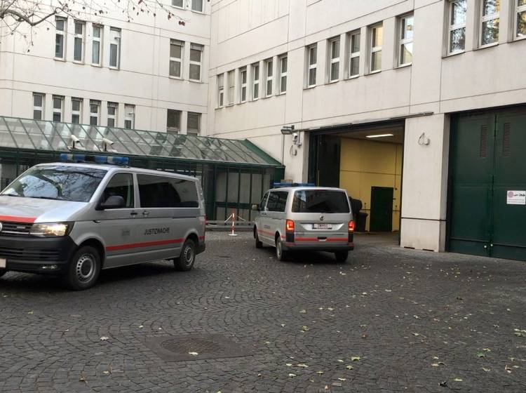 Falsche Atteste: Prozessstart gegen Psychiater