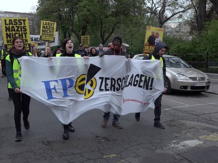 Demo für ein Verbot der "Identitären"