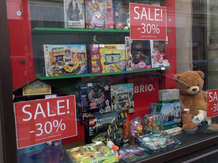 W24-Bezirksflash: Ältestes Spielwarengeschäft schließt
