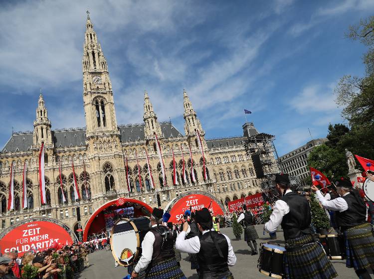 1. Mai: W24 sendet LIVE vom Rathausplatz