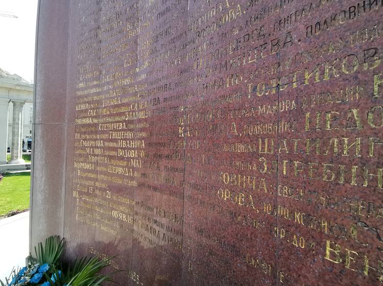 Erneute Farb-Attacke auf Russen-Denkmal