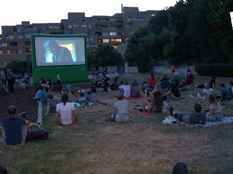 Volxkino macht Halt im Karl-Wrba-Hof