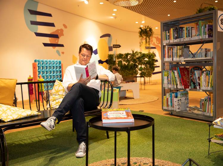 W24-Bezirksflash: Bücherei im Einkaufszentrum