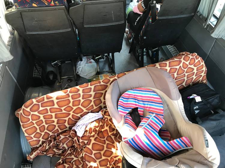 Polizei stoppt schrottreifen Bus auf A21