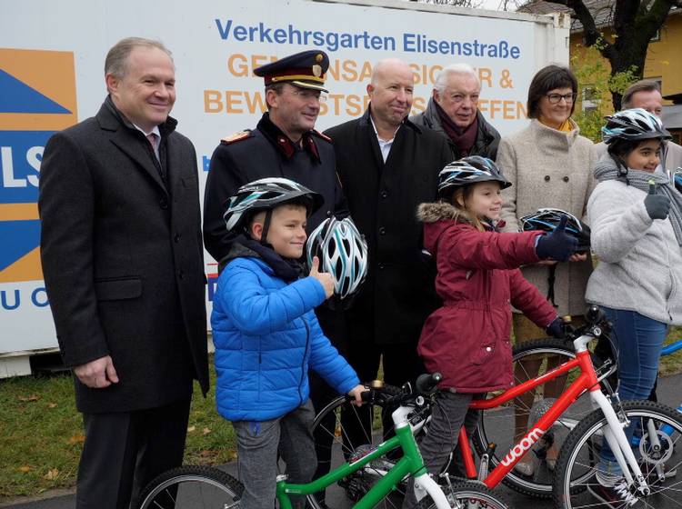 Neue Räder und Helme für Verkehrsschulungen