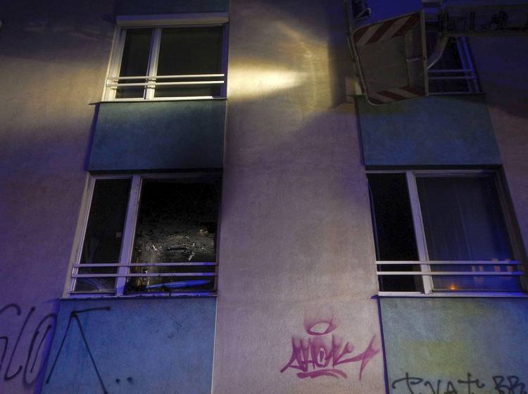 W24-Bezirksflash: Toter bei Wohnungsbrand