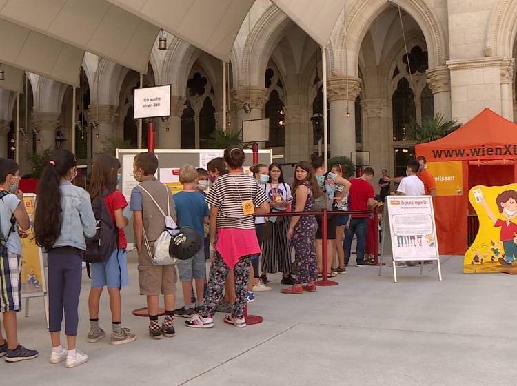 Ferienspiel: Lange Schlangen vorm Arbeitsamt