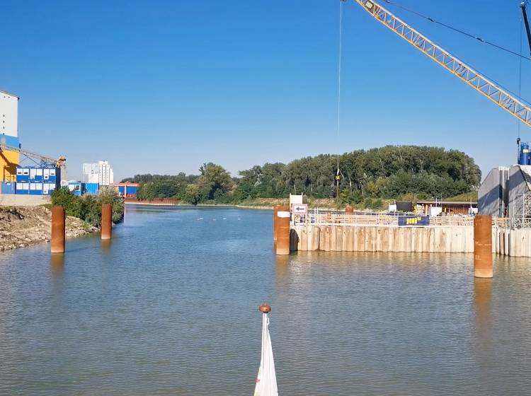 Bezirksflash: Mann monatelang in Keller gesperrt