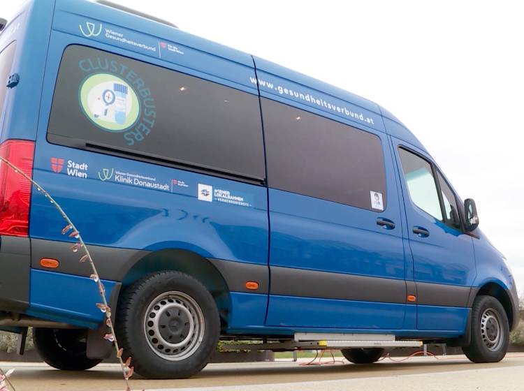 "Cluster Buster Bus" für Schnelltests an Schulen
