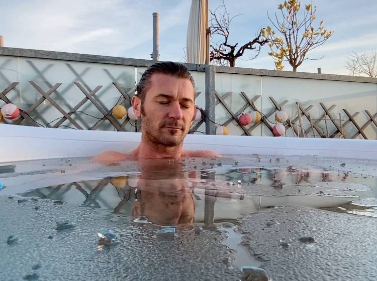 Baden bei minus 2 Grad