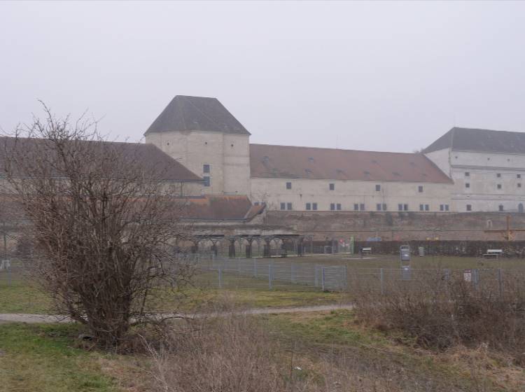 Simmering: Neue Teststraße im Schloss Neugebäude