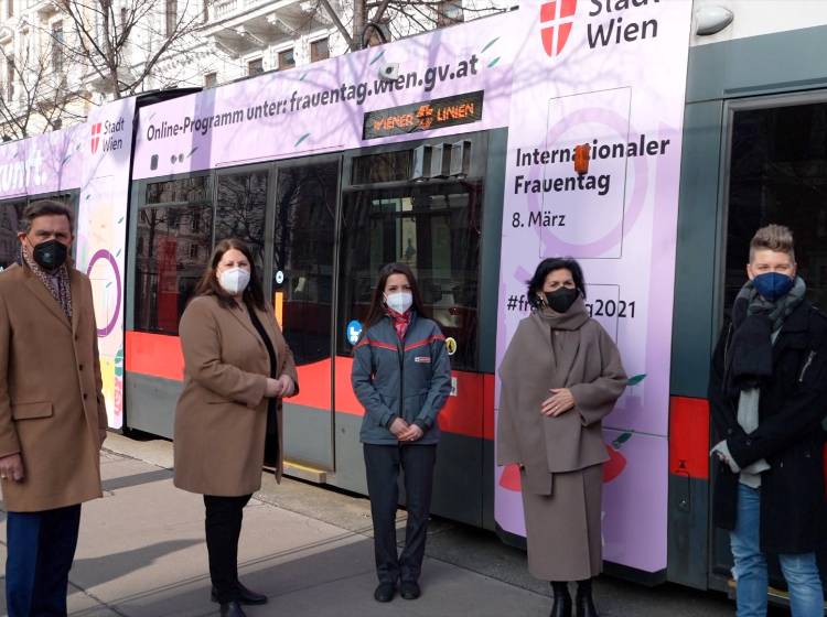 Frauentag: Bim kurvt durch Wien