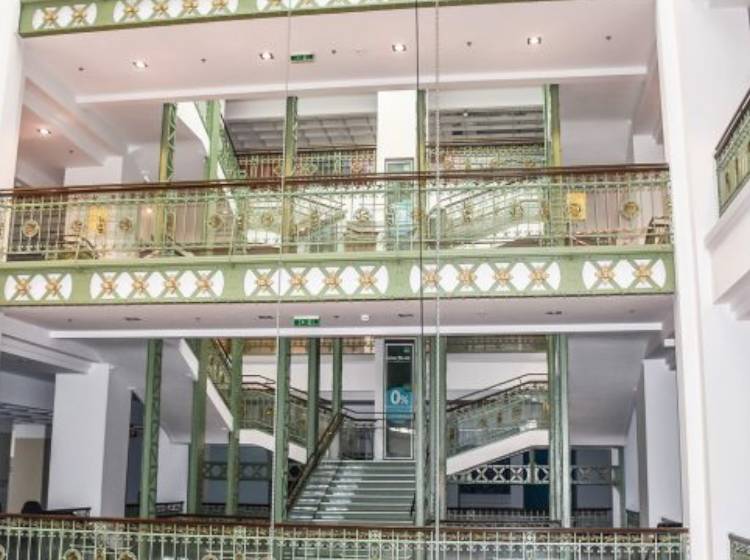 Bezirksflash: Teures Stiegengeländer