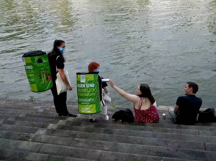 Weltumwelttag: Every Can Counts sammelt Müll in Wien