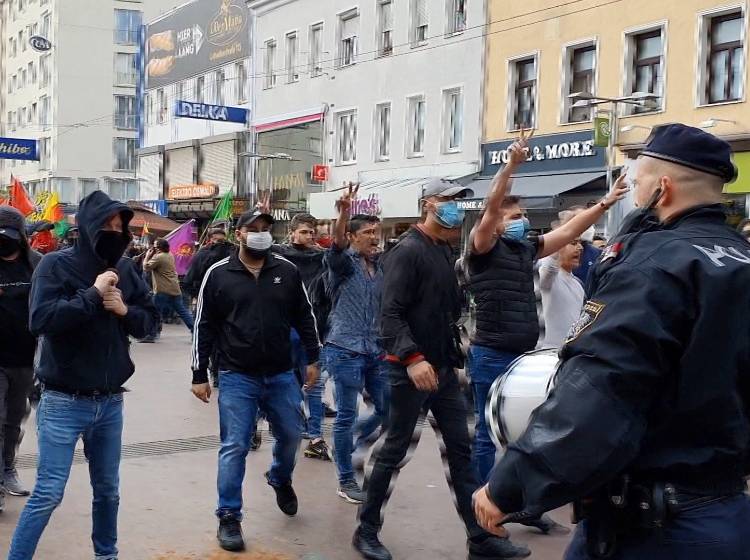 Bezirksflash: Demo zum Demojahrestag