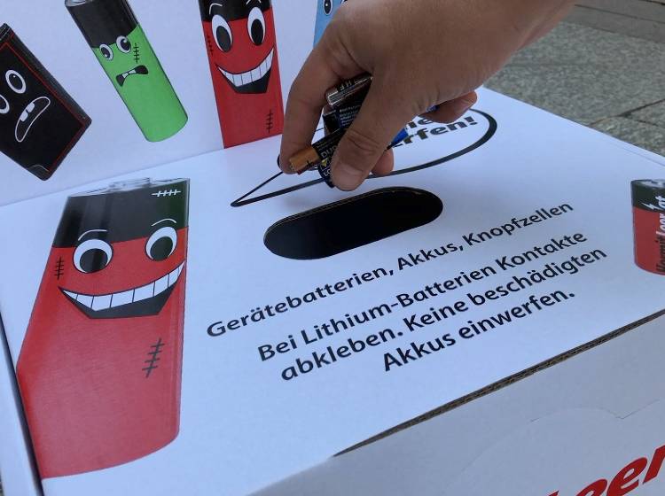 Neue Sammelboxen für alte Batterien und Akkus