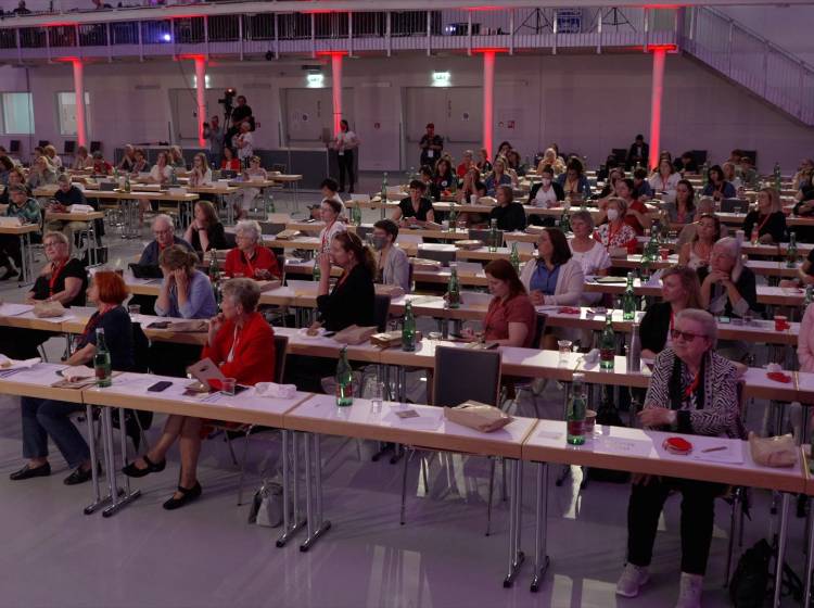 „Feministisch aus der Krise“