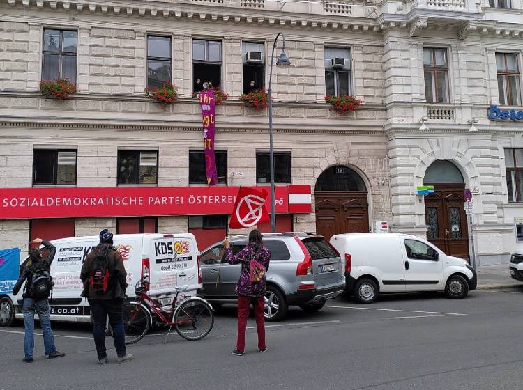 Bezirksflash: Klimaprotest bei SPÖ Zentrale