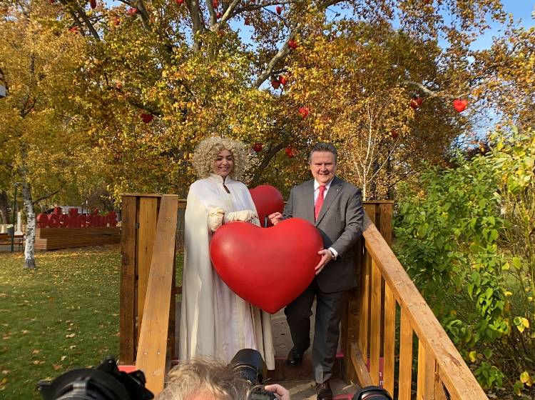 Bezirksflash: Ludwig trifft Wiener Christkindl