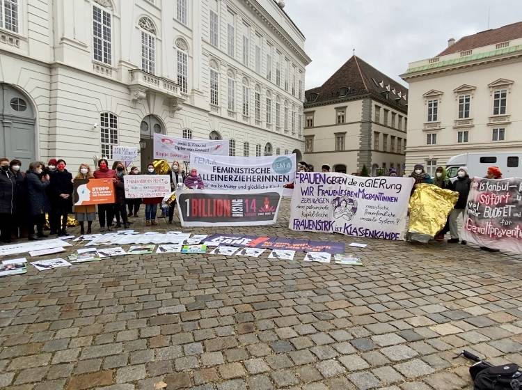 Budget: "Frauenpolitik am Abstellgleis"