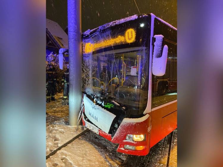 Bezirksflash: Busunfall in Hirschstetten