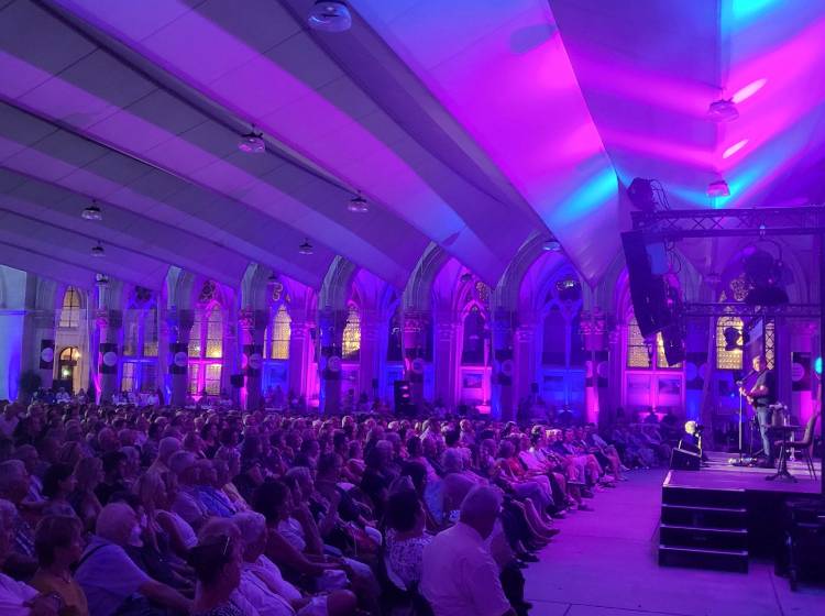 Bezirksflash: Kabarettfestival mit Damenspitzerl