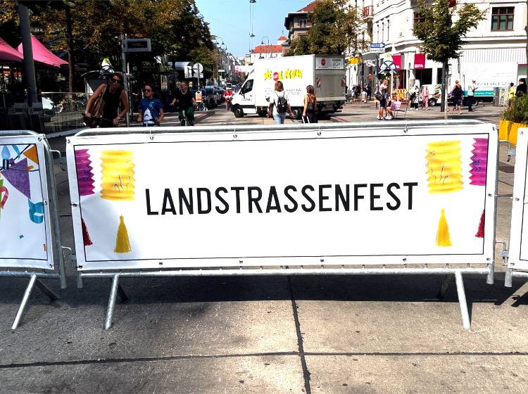 Bezirksflash: In der Landstraße wird gefeiert