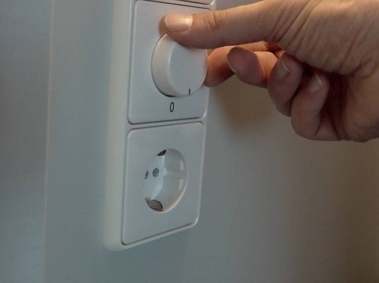 Regierung deckelt Strompreis bis Mitte 2024