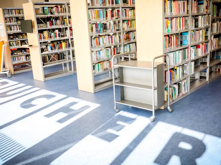 Bezirksflash: Neue Bücherei in Hietzing
