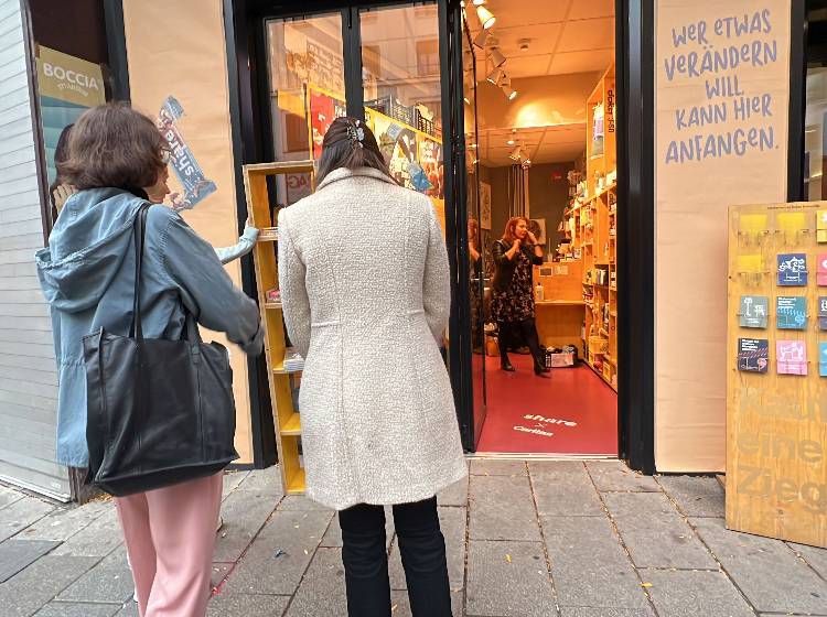 Sozialer Einkauf im neuen share Pop Up Store