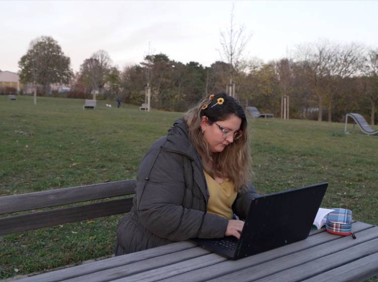 Berufsbegleitend Studieren: Waff unterstützt Frauen dabei