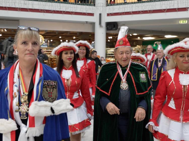 Närrisches Treiben in der Lugner City