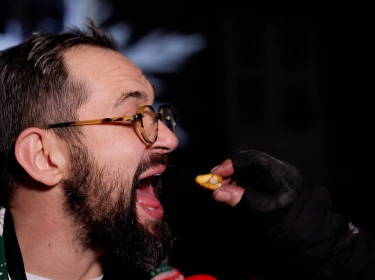 Let's fetz auf der Weihnachtsfeier