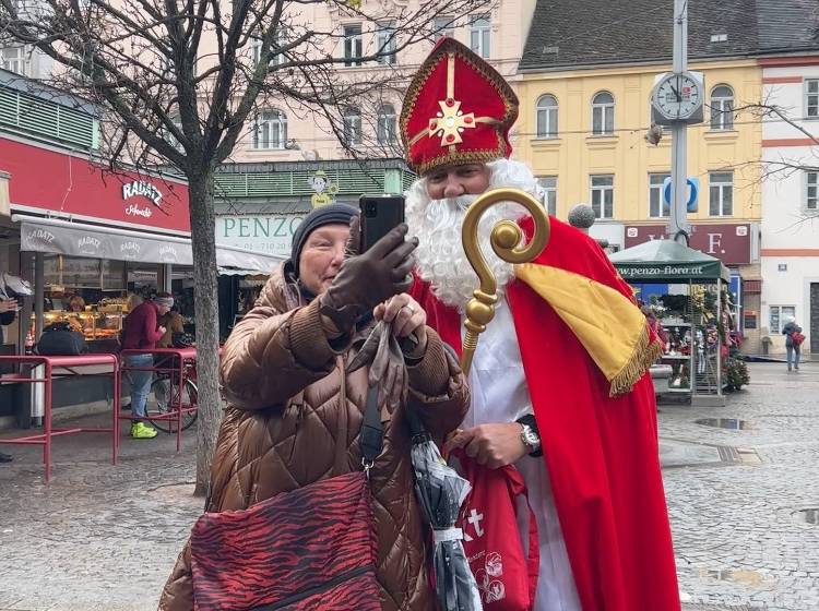 Nikolo besucht Wiener Märkte